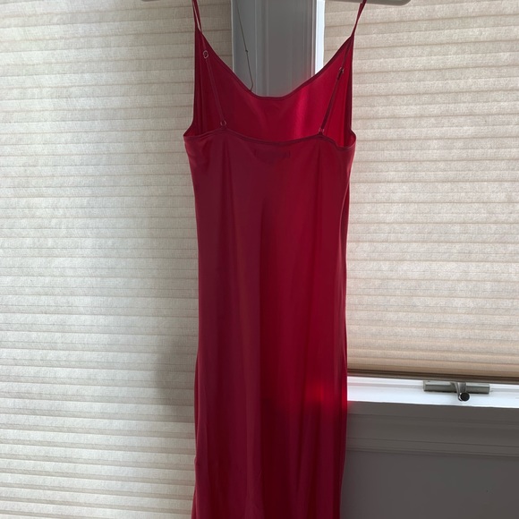 Reformation Alisal silk slip dress in hot pink - Picture 5 of 10